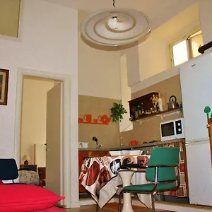 ** Oda ve Kahvaltı House İtalya